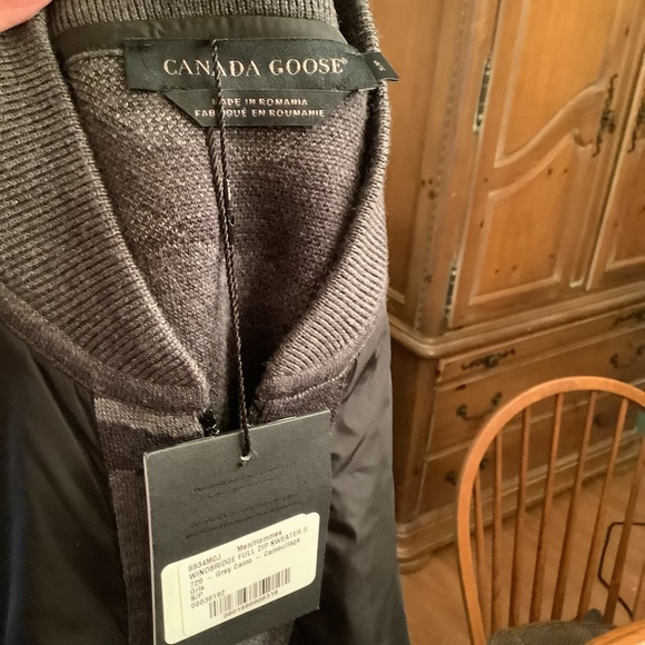 Canada Goose Gray Camo Windbridge Full Zip Sweater Small NWT - Picture 4 of 5